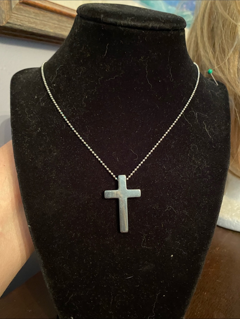 V! Necklace Hematite Cross Pendant
silver tone Chain Religious style 13”